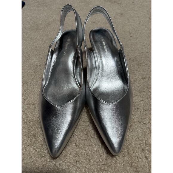 BCBGeneration Kayla Pump Silver Slingback Kitten Heels Size 8 NWOB Holiday Party - Picture 1 of 4